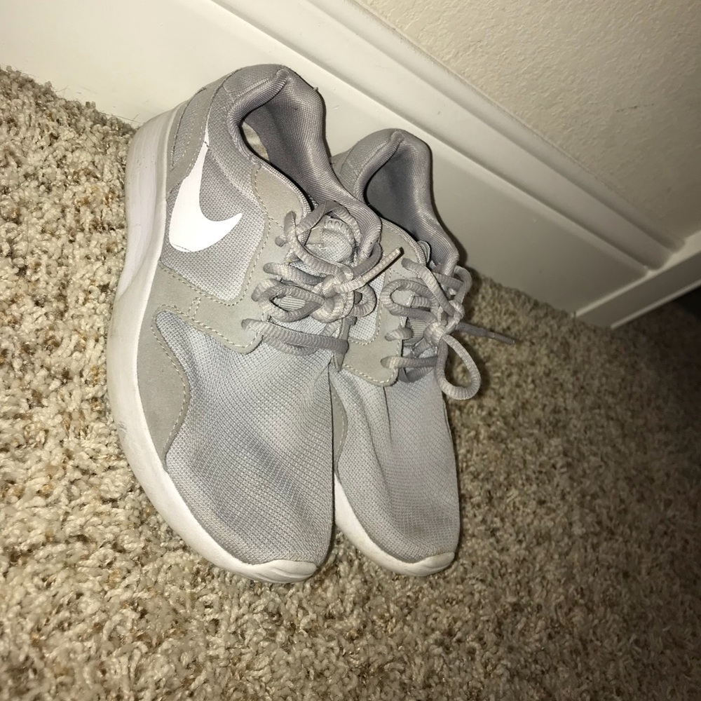 Nike tennishoes